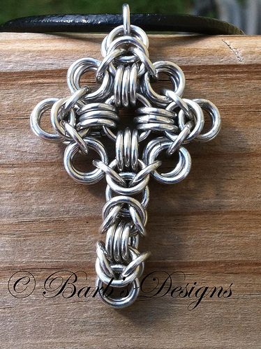 Chainmail Cross, Chain Maille Patterns, Diy Wire Jewelry Rings, Jump Ring Jewelry, Chainmaille Jewelry, Chainmail Jewelry, Woven Ring, Chain Maille Jewelry, Wire Jewelry Designs