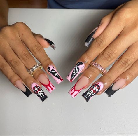 Ghost Face Nails Acrylic Pink, Scream Nails Pink And Black, Pink Black And White Halloween Nails, Hello Kitty Scream Nails, Halloween Nails With Pink, Ghostface Nail Designs, Ghostface Nails Pink, No You Hang Up Scream Nails, Barbie Halloween Nails