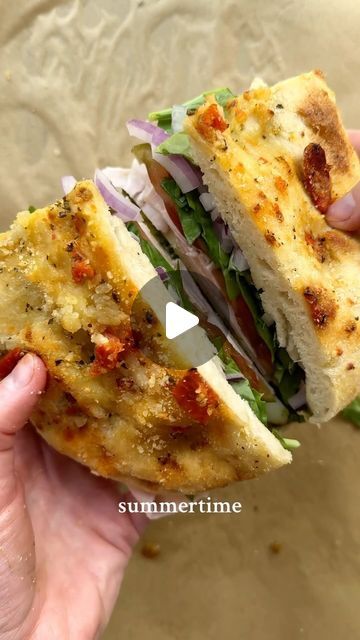 Kelsey Oppenheim on Instagram: "Follow @kelseyoppenheim This sandwich is VIRAL for a reason 🔥 Using Trader Joe’s roasted tomato and Parmesan focaccia is such a hack for the perfect poolside sandwich 🥪💦☀️ #traderjoes #sandwichrecipe #traderjoesfoodreviews #4thofjuly #4thofjulyfood" Trader Joe’s Sandwich, Sandwich Shop, Eat Snacks, Sandwich Shops, Roasted Tomato, Bread Bun, Trader Joe’s, Trader Joe, Wrap Sandwiches