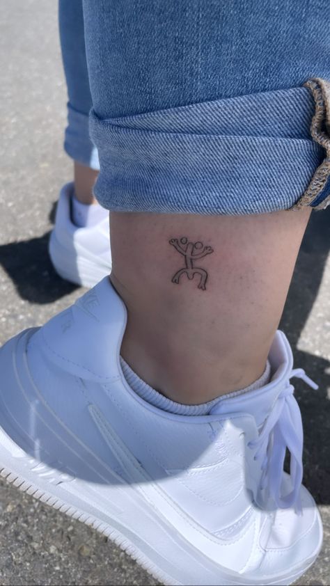 Minimalist Puerto Rico Tattoo, Puerto Rican Taino Tattoos For Women, Small Coqui Tattoo, Coqui Tattoo Puerto Rico, Mexican Inspired Tattoos For Women, Puerto Rico Tattoo Ideas For Women, Puerto Rican Tattoos For Women, Small Puerto Rico Tattoo, Puerto Rico Tattoos