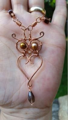 wire wrapped jewelry Ideas, Craft Ideas on wire wrapped jewelry Organizer Amazon, Junk Jewellery, Making Jewelry For Beginners, Jewellery Organizer, Wire Craft, Wire Jewelery, Wire Heart, Wire Jewellery, Bijoux Fil Aluminium