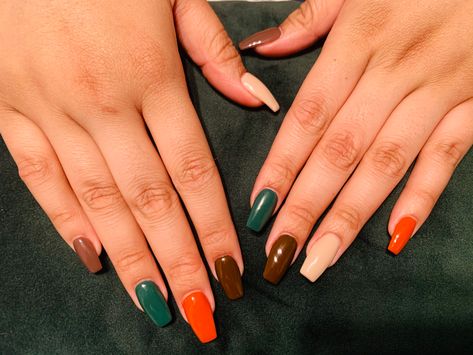 Burnt Orange And Green Nails, Short Acrylic Nails Autumn, Multiple Color Nails Fall, Emerald Green And Brown Nails, Green And Brown Fall Nails, Dark Green And Brown Nails, Burnt Orange And Brown Nails, Dark Green And Orange Nails, Green Orange Brown Nails