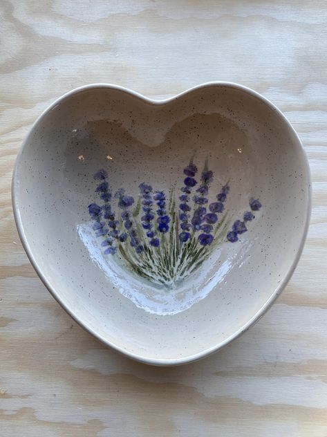 Lavender Pottery Painting, Lavender Room Decor, Keramik Painting, Lavender Pottery, Lavender Paint, Purple Painting, Diy Pottery Painting, Heart Bowl, Clay Making