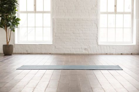 How To Set Up A Yoga Room At Home Small Yoga Studio Design, Small Yoga Studio, Meditation And Yoga Room, Yoga And Meditation Space, Meditation Room Design, Yoga Room Design, Contemporary Shelving, Basement Remodel Diy, Yoga Studio Design