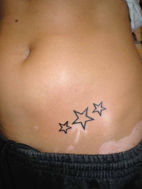 Tattoos Practice, Tattoo On Hip Bone, Button Tattoo, Waist Tattoos, Bone Tattoos, Star Tattoo Designs, Pretty Tattoos For Women, Stomach Tattoos, Poke Tattoo