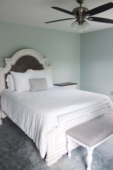 How to create a guest room sanctuary with Sherwin-Williams Sea Salt paint. #sherwinwilliams #sherwinwilliamsseasalt Sea Salt Accent Colors, Sea Salt Paint, Sea Salt Sherwin Williams, Wooden Closet, Room Update, Spare Bedroom, Painting Trim, Toddler Room, Room Paint