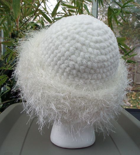 Crocheted chenille hat trimmed with eyelash yarn. Eyelash Yarn Crochet, Sewing Fur, Yarn Projects Crochet, Loom Knit Hat, Crochet Adult Hat, Crochet Beanies, Crochet Sewing, Crocheted Hats, Loom Knit