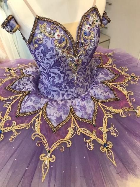 Old Harry Potter, Painting Tattoos, Canvas Walls, Ballet Costumes Tutus, Swan Lake Ballerina, Tiles Moroccan, Classical Ballet Tutu, Quinceanera Themes Dresses, Ballet Dance Photography