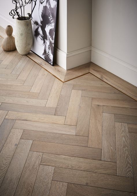 Scandinavian Flooring, Scandinavian Look, Herringbone Wood Floor, Herringbone Wood, Flooring Inspiration, Herringbone Floor, Living Room Scandinavian, Scandinavian Kitchen, Parquet Flooring