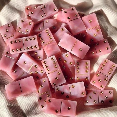 Custom Dominoes, Epoxy Resin Crafts, Diy Resin Art, Diy Resin Crafts, Packaging Design Inspiration, Diy Arts And Crafts, Resin Diy, Pink Aesthetic, Cartoon Wallpaper