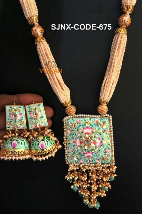 Meenakari Jewellery, Work Necklaces, Rings Ideas, Gold Jewelry Sets, Wedding Jewellery Collection, Bridal Fashion Jewelry, Chocolate Bouquet, Gold Jewellery Design Necklaces, Jewelry Design Earrings