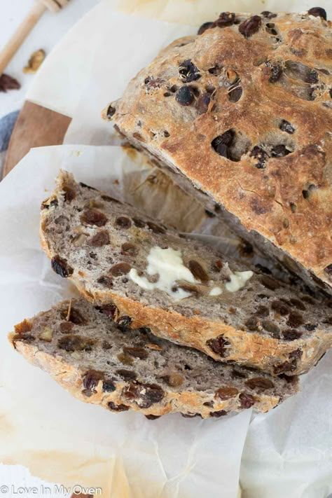 This raisin walnut bread is no knead and super simple! With warming cinnamon flavor, this overnight bread is perfect for breakfast or an afternoon snack with tea. Raisin Walnut Bread Recipe, Teff Bread, Vegan Sweet And Sour, Overnight Bread, Walnut Bread Recipe, Cinnamon Pull Apart Bread, Cinnamon Raisin Bread, Honey Walnut, Artisan Bread Recipes