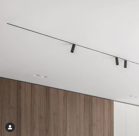 Minimal Ceiling Lighting, Pitched Ceiling Lighting, Minimalist Track Lighting, Kitchen Track Lighting, Spot Light Ceiling, Black Track Lighting, Recess Lighting, Track Lighting Kitchen, Minimal Living Room