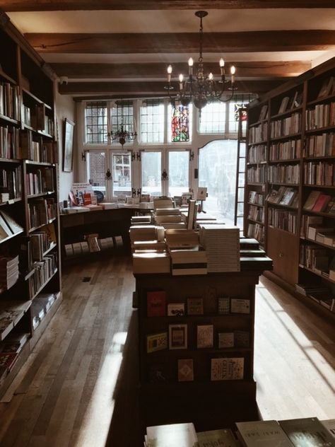 Bookstore Aesthetic Exterior, Owning A Bookstore Aesthetic, Owning A Cafe Aesthetic, Owning A Bookstore, Bookstore Owner Aesthetic, Ivy Alexandria, Old Bookstore Aesthetic, Charming Bookstore, Dream Bookstore