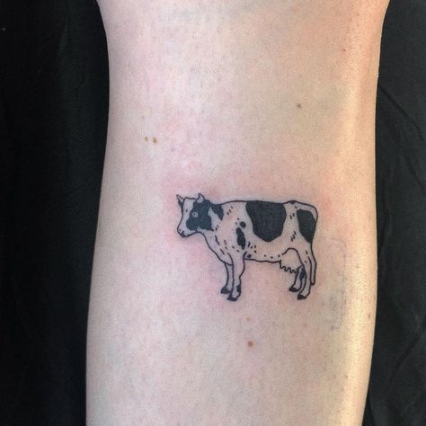 Tattoo Perna, Sheep Tattoo, Strawberry Tattoo, Matching Tats, Cow Tattoo, Cute Tats, Party Tattoos, Western Tattoos, Dainty Tattoos