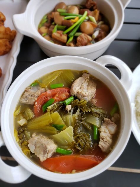 Katie's Test Kitchen - Canh Dưa Cải Chua Nấu Sườn Instant Pot (Pickled Mustard Greens with Spare Ribs Soup) Mustard Green Soup Recipe, Ribs Soup, Wellington Food, Pickled Mustard Greens, Canh Chua, Vietnamese Soup, Pork Soup, Viet Food, Green Soup