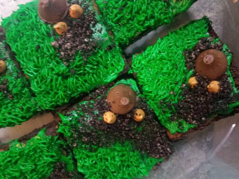 Mole brownies for son's science class Mole Themed Food, Mole Day Projects Chemistry Food, Mole Day Projects, Mole Day Projects Chemistry, Mole Day, Themed Food, Recipes Cake, Birthday Stuff, Science Biology