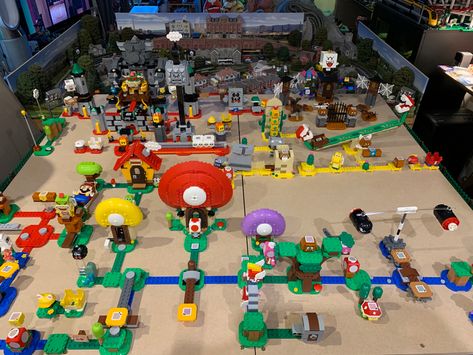 Mario Lego Display, Lego Nintendo, Mario Collection, Mario Lego, Super Mario Toys, Lego Mario, Super Mario Birthday Party, Lego Display, Super Mario 3d