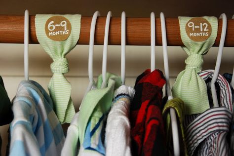 For Everything There is a Season: Simple Closet Organization: Size Dividers Simple Closet Organization, Clothes Rack Closet, Nursery Organisation, Wardrobe Dividers, Baby Clothes Dividers, Vendor Ideas, Frat House, Clothes Dividers, Baby Closet Organization