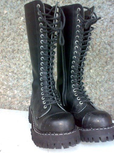 Steel Boots, Goth Shoes, Goth Boots, Dr Shoes, Aesthetic Shoes, Swag Shoes, Goth Outfits, Alternative Outfits, Pretty Shoes