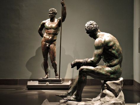 Two bronze sculptures of a Hellenistic Prince (left, 2nd century BC) and of a Boxer at Rest (right, dated from 4th to 1st century BC) National Roman Museum – Palazzo Massimo Boxer At Rest, Roman Sculptures, Roman Artifacts, Famous Sculptures, Ancient Greek Sculpture, Character Statue, Pompeii And Herculaneum, Classic Sculpture, Greek Statues