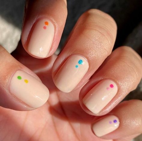 Pride Month Nails, Neutral Nail Art Designs, Pride Nails, Minimal Nails Art, Hippie Nails, Dot Nail Art, Romantic Nails, Simple Gel Nails, Minimal Nails