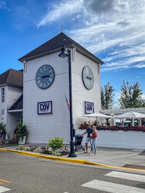 13 Fun & Best Things to do in Wayzata, Minnesota - Explore the top attractions and activities in Wayzata, from scenic lakeside views to charming downtown spots. Discover the best of Wayzata with our ultimate travel guide! #Wayzata #Minnesota #TravelGuide #ExploreWayzata | ViaTravelers.com Wayzata Minnesota, Original Pancake House, Photography Bucket List, Lake Activities, Lake Minnetonka, Lakeside View, Top Restaurants, Japanese Restaurant, Great Restaurants