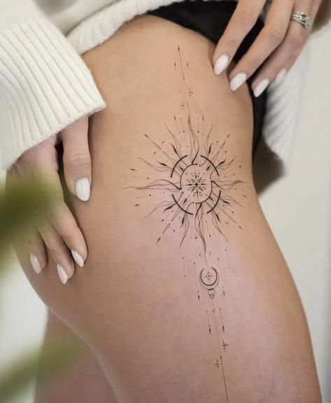 Simple Sun Tattoo, Tattoo Sonne, Realistisches Tattoo, Sun Tattoo Designs, Medusa Tattoo Design, Our Mindful Life, Sun And Moon Tattoo, Dot Tattoos, Hip Tattoos Women