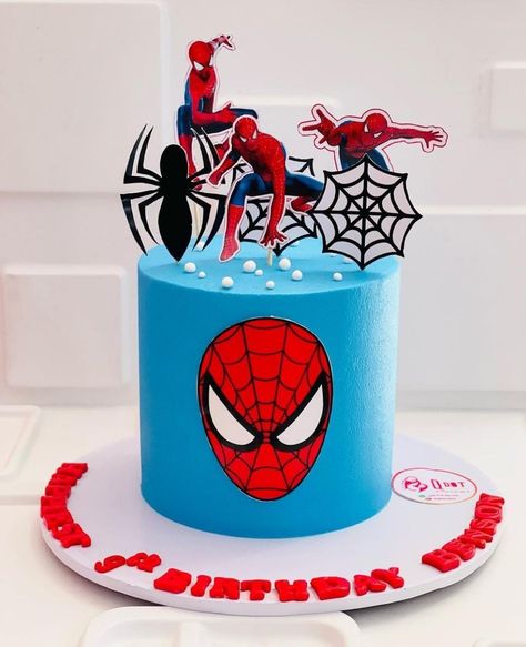 Spider Man Cakes Ideas, Spiderman Themed Cake Ideas, Spider Man Cake Design Ideas, Spiderman Cake With Topper, Birthday Ideas Spiderman, Cack Birthday Boys, Spiderman Bday Cake, Easy Spider Man Cake, Character Cakes For Boys