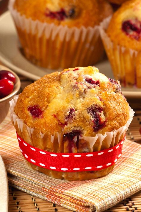 Strawberry Chocolate Chip Muffins, Raspberry And White Chocolate Muffins, Keto Cranberry, Galletas Keto, White Chocolate Muffins, Blender Muffins, Orange Muffins, Raspberry Muffins, Cranberry Muffins