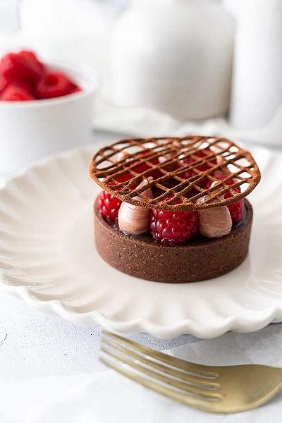 Raspberry Dark Chocolate Tartlet Chocolate Raspberry Entremet, Chocolate Tartlets, Chocolate Raspberry Tart, Raspberry Tartlets, Raspberry Dark Chocolate, Chocolate And Raspberry Tart, Raspberry Ganache, Dark Chocolate Raspberry, Ruby Chocolate