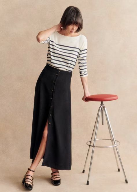 Fidji Skirt - Black - Recycled polyester - Sézane Parisian Skirt Outfit, Sezane Skirt, Kibbe Classic, Winter Sewing, Style Parisienne, Style Lookbook, Handmade Wardrobe, Wardrobe Inspiration, Trendy Fall Outfits