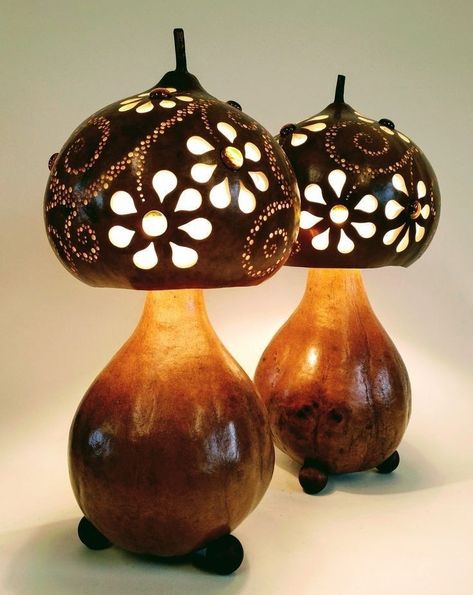 Gourd Planters, Gourds Diy, Wood Bowls Carving, Coconut Shell Crafts, Pottery Ornaments, Gourds Birdhouse, Decorative Gourds, Hand Painted Gourds, Gourd Lamp