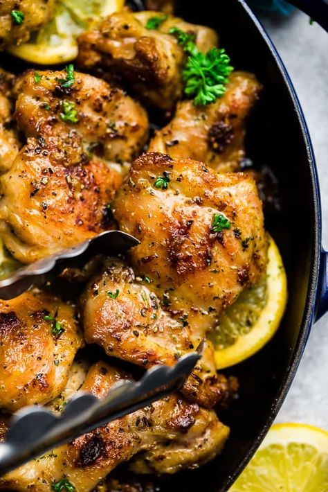 Instant Pot Lemon Garlic Chicken, Chicken In An Instant Pot, Ayam Mentega, Lemon Garlic Chicken Thighs, Pressure Cooker Recipes Chicken, Marinade Chicken, Tacos Chicken, Lemon Chicken Thighs, Lunch Chicken