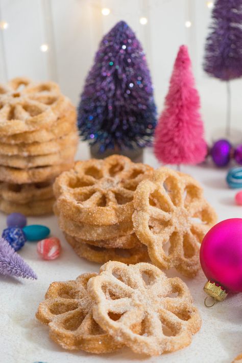 Mexican Christmas Desserts, Bunuelos Recipe, Mexican Cookies, Favorite Holiday Desserts, Mexican Chocolate, Mexican Christmas, Mexican Hot Chocolate, Mexican Dessert, Edible Gifts