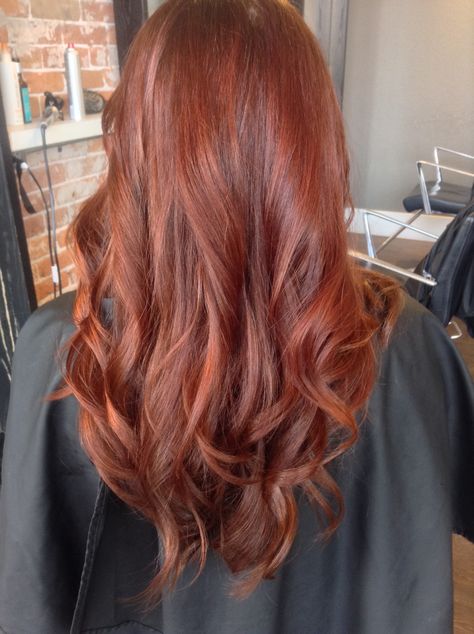 #studiobesalon #redhair #auburn Auburn Wavy Hair, Thick Auburn Hair, Old Money Auburn Hair, Auburn Haur, Turquoise Hair Ombre, Hair Color Auburn Shampoo & Conditioner, Red Hair Inspo, Ginger Hair Color, Long Red Hair