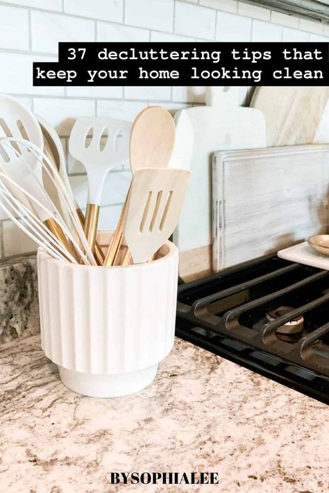 Smart Kitchen Storage, Amazon Kitchen Decor, Kitchen Decor Hacks, Clever Kitchen Storage, Sophia Lee, Cheap Flooring, Apartment Decorating On A Budget, Small Kitchen Organization, Decluttering Tips