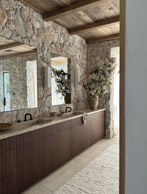 Desert Bathroom Decor, Amber Interiors Bathroom, Mediterranean Style Home, Modern Mountain Home, Amber Lewis, Cabin Design, Modern Farmhouse Kitchens, California Homes, Bathroom Style