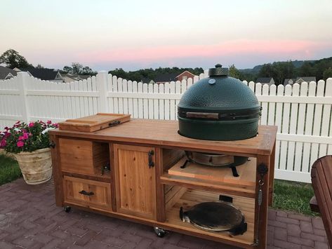 Egg Outdoor Kitchen, Green Egg Outdoor Kitchen, Big Green Egg Table Plans, Big Green Egg Outdoor Kitchen, Rustic Patio Furniture, Big Green Egg Table, Table Grill, Wooden Cooler, Big Green Egg Grill