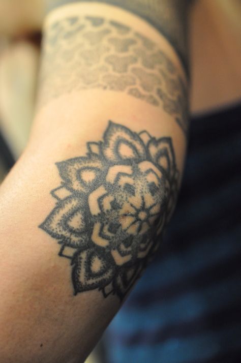 1357 Tattoo Elbow, Half Mandala Tattoo, Mandala Tattoo Men, Tato Mandala, Mandala Tattoos For Women, Elbow Tattoo, Dot Tattoos, Elbow Tattoos, Skeleton Hand Tattoo