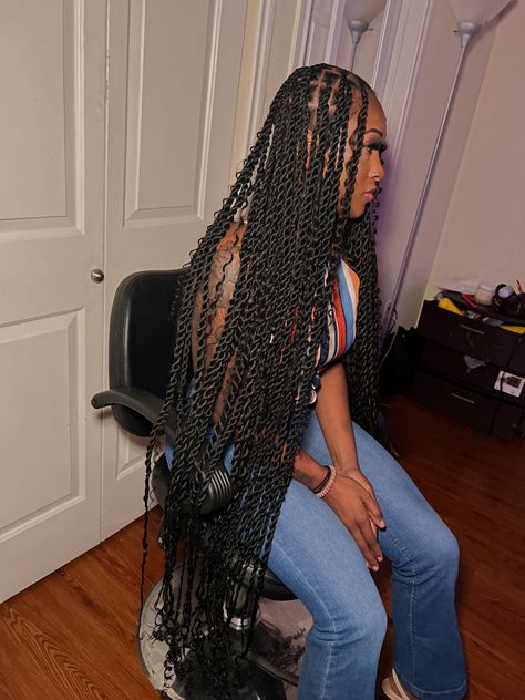 Long boho senegalese island twists with curly pieces Bohohemian Twist, Boho Twists Medium, Long Thick Twist Braids, Long Twist With Curls, Thigh Length Island Twist, Long Boho Twists Black Women, Small Long Twists, Twists With Curly Pieces, Boho Senegalese Twist Medium