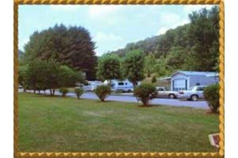 Campgrounds | Smoky Mountains in NC Bath Houses, Fontana Lake, Shuffle Board, Lake Camping, Nc Mountains, Camping Destinations, Picnic Tables, Rv Park, Satellite Tv