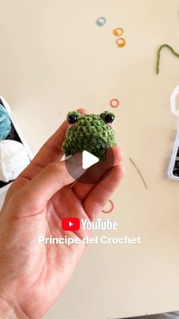 Marcelo Cortés on Instagram: "🐸 Hoy te muestro mi proceso de tejido de un sapito en Chenille. Este hilo es Nilli Nilli de @ricorumi que me llego de regalo hace algunas semanas y me tiene absolutamente enamorado ❤️ • • • 🧶 Si quieres aprender a tejer el sapo, te dejo invitado a mi canal de youtube. Allí hay muchos tutoriales explicados paso a paso. El link está en mi perfil.  • • • • • • #principedelcrochet #amigurumi #crochettutorial #crochetaddict #crochet" Chenille Crochet, Amigurumi, Crochet, On Instagram, Instagram