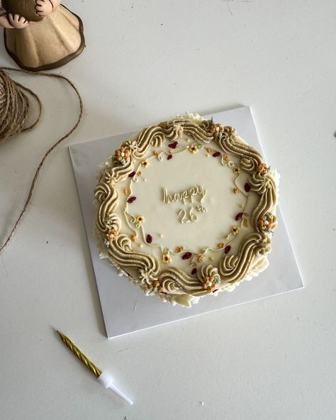 🥀🤎⚜️ follow us on threads! #cakeoftheday #cakestagram #cakesoffacebook #aesthetics #cakeart #cakedecorating #vintagecake #minicake #beige #brown #cakedesign #fyp #explorepage Vintage Cake, Mini Cakes, Cake Art, Beige Brown, Birthday Cakes, Follow Us, Cake Decorating, Birthday Cake, Cake