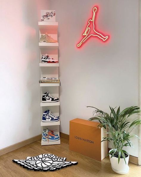 Find the link for the Shoe Shelves on the ShopSphereStore website Shoe Stand Ideas Bedroom, Sneaker Display Bedroom, Jordan Room Decor, Hype Beast Room Decor, Sneaker Shelf, Sneaker Shelves, Clothing Rack Bedroom, Sneakerhead Room, Hypebeast Room