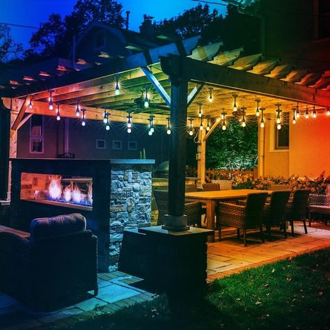 Design Per Patio, Led String Lights Outdoor, Decoration Restaurant, Solar String Lights Outdoor, Edison Bulbs, Backyard Bar, Solar String Lights, Deck Lighting, Patio Lighting