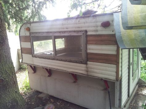 Camper Chicken Coop Interior, Camper Into Chicken Coop, Camper Chicken Coop Ideas, Camper Chicken Coop, Chicken Coop Ideas, Coop Ideas, Chicken Farming, Backyard Chicken Farming, Keeping Chickens