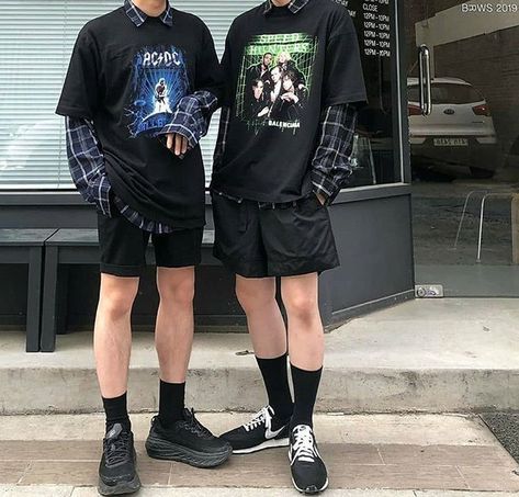 Mens Summer Goth Outfits, Grunge Guy Outfits Summer, Goth Outfits Men Summer, Mens Alt Outfits, Goth Guy Clothes, Grunge Summer Fits Men, Summer Grunge Men, Alternative Summer Outfits Men, Alt Mens Fashion Summer