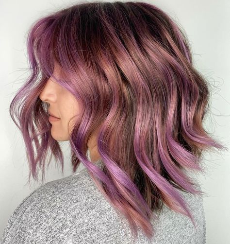 Reddish Brown Hair with Purple Contouring Light Brown Hair With Purple, Brown Hair With Purple Highlights, Brown Hair With Purple, Hair With Purple Highlights, Dark Purple Highlights, Purple Highlights Brown Hair, Hair With Purple, Violet Highlights, Purple Brown Hair