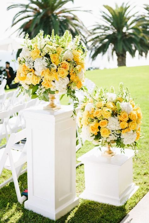 Yellow White And Gold Wedding Decor, Yellow Decorations, Yellow Wedding Decorations, Yellow Centerpieces, Yellow Wedding Colors, Wedding Locations California, Yellow Wedding Inspiration, Yellow Wedding Theme, Yellow Wedding Flowers